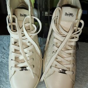 Coach Women's C204 Logo Embossed Hightop Leather Lace Up Sneaker New Never Worn